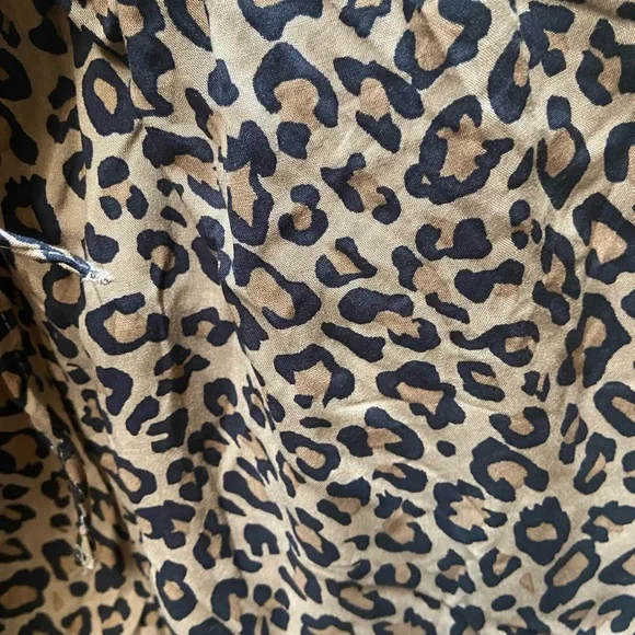 Leopard Print Shorts.Size- XS - Picture 4 of 12